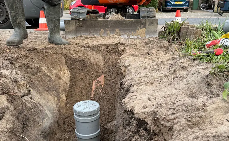 Rioolrenovatie Graafwerk Sleuf met Ontluchting Rioolrenovatie Graafwerk Sleuf met Ontluchting